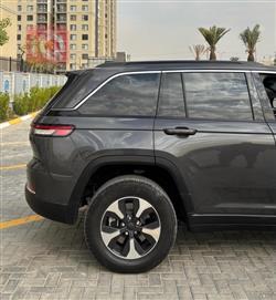 جیپ گراند شیرۆکی